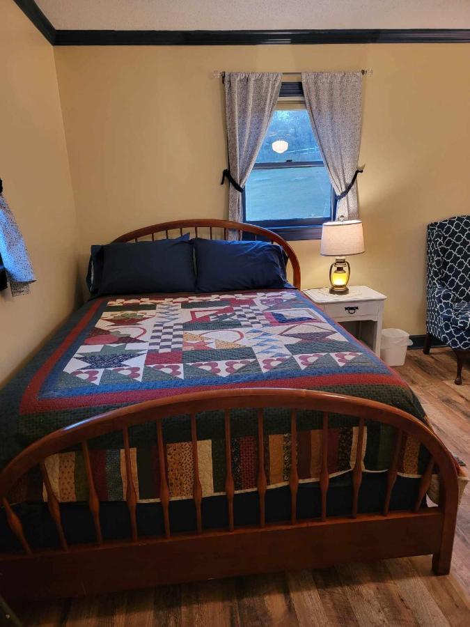 Moonlight Manor Bed & Breakfast Floyd Exterior foto